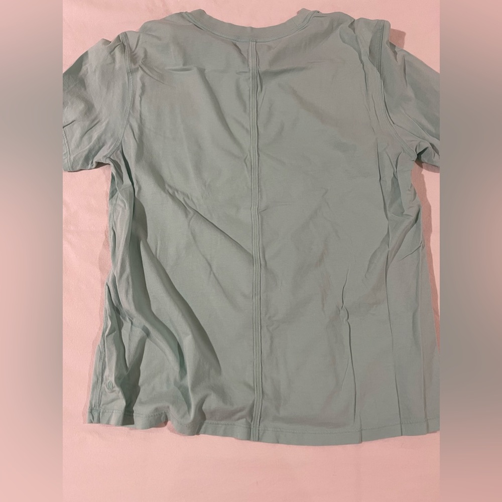 Lululemon tee - Picture 2 of 2